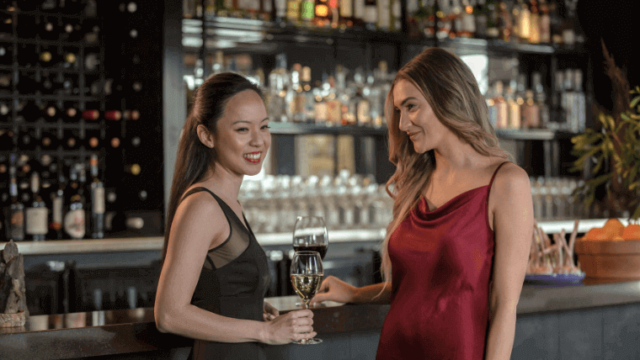 bar_women