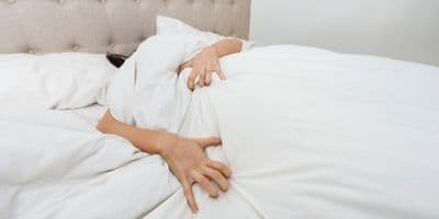 bed_woman